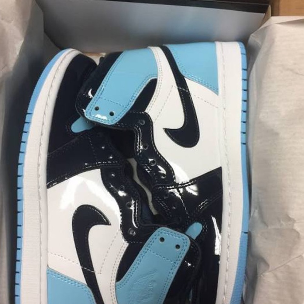 Jordan 1 blue chills